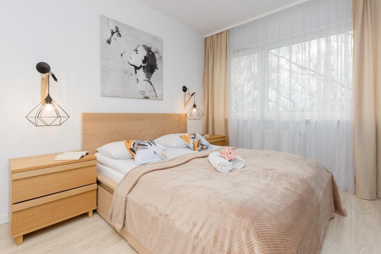 Warsaw Sokolowska One Bedroom Apartament By Noclegi Renters Bagian luar foto